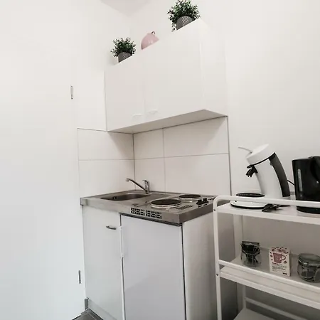 Brunhild Apartment *